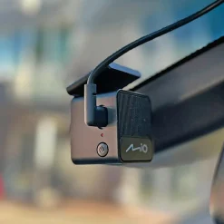 MIO Dashcams<MiVue J20 Full-HD dashcam - Wi-Fi